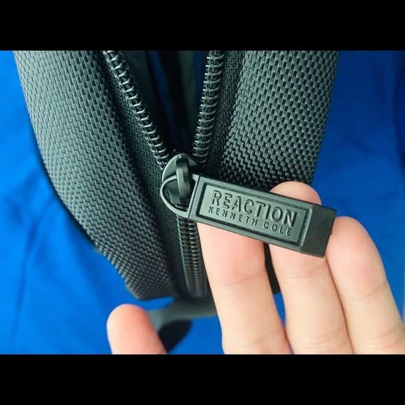 Kenneth Cole Reaction Laptop bag - Picture 7 of 9